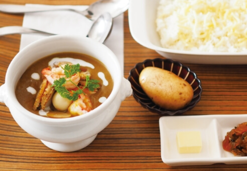 シーフードカレー
(エビ・アサリ・ホタテ)